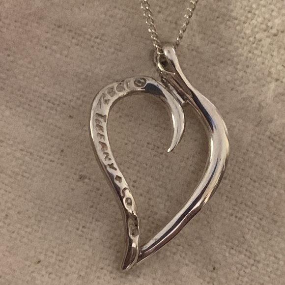 Tiffany & Co. vintage silver leaf/ heart pendant necklace - Picture 4 of 14